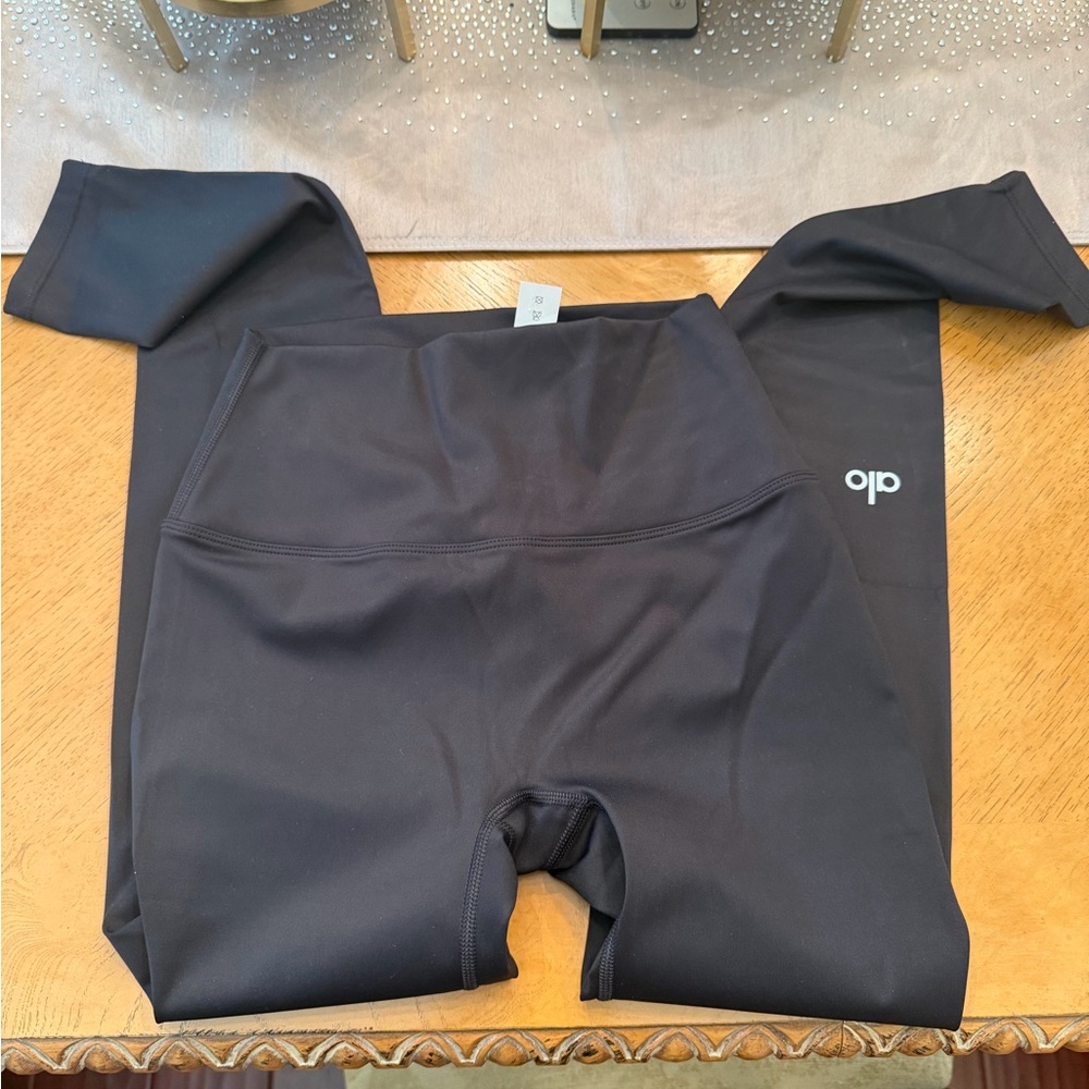ALO Yoga Black Leggings NWT Size 2 - Picture 7 of 11